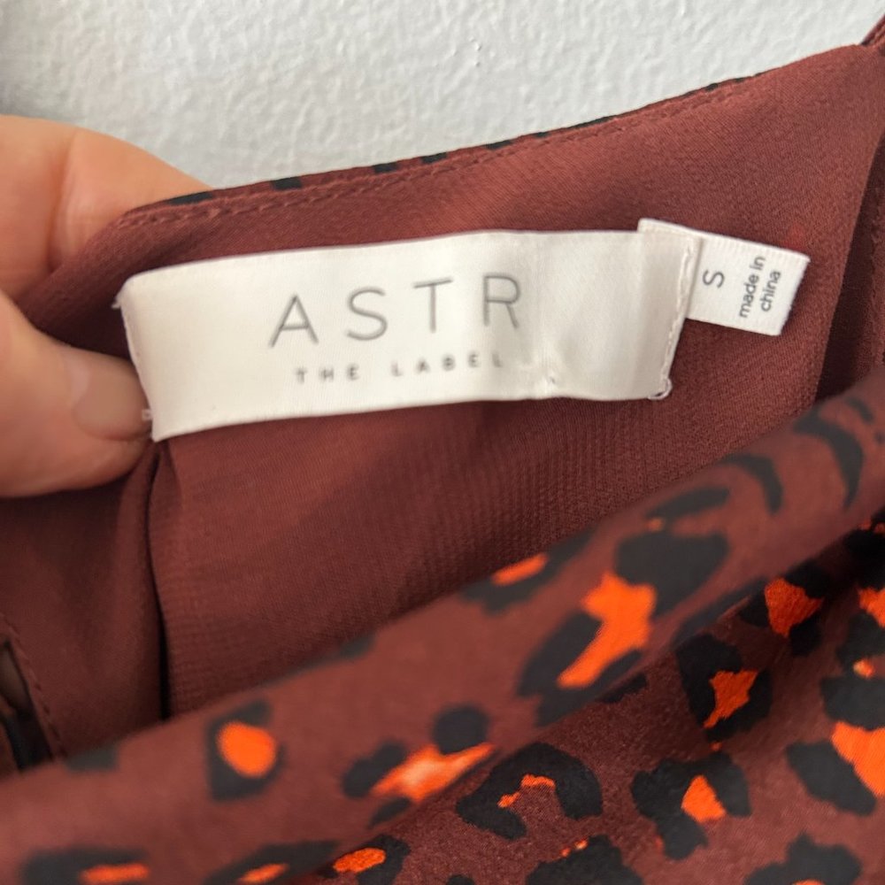 ASTR CAMISOLE TOP -- SIZE S - Picture 3 of 4